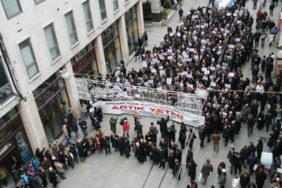 İstanbul Barosu Avukatları Ve Hukukçu Akademisyenler

Demokrasi, Hukuk Devleti Ve Özgürlükler İçin Yürüdü

 - 14
