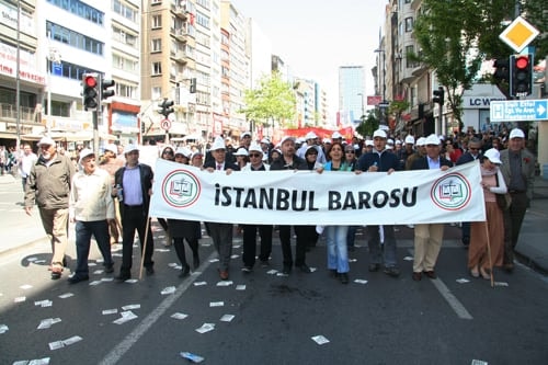1 Mayıs’Ta Yine Taksim’Deydik
 - 5