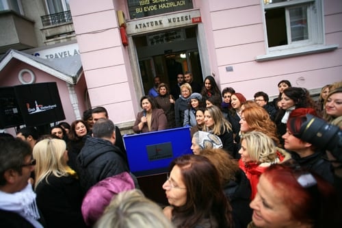 Kadına Yönelik Şiddetin Ortadan Kaldırılması İçin  Uluslar Arası Dayanışma Günü
 - 6