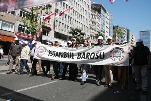 1 Mayıs’Ta Yine Taksim’Deydik
 - 4