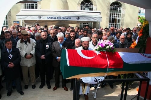 Örnek İnsan Av. Ekrem Erdal Üner’İ Son Yolculuğuna Uğurladık
 - 40