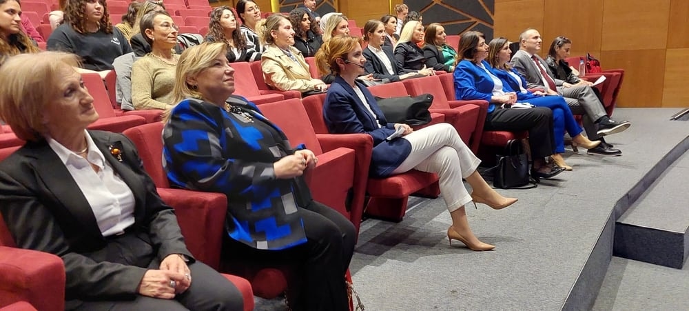 Türk Üniversiteli Kadınlar Derneği'nden Başkan Saraç'a Ödül - 3