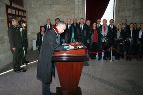 İstanbul Barosu Heyeti Anıtkabir’De Ata’Nın Huzurunda

 - 43