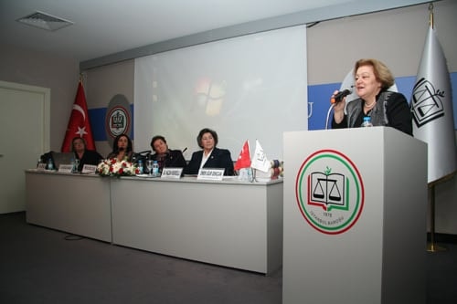 Türkiye Kadın Sorununu Çözerek Çağdaşlaşır
 - 31