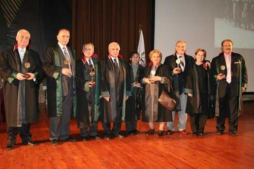 Kolcuoğlu: “Bugün Dünyada Ve Türkiye’De 
Ciddi Bir Hukuk Bunalımı Yaşanmaktadır” - 16