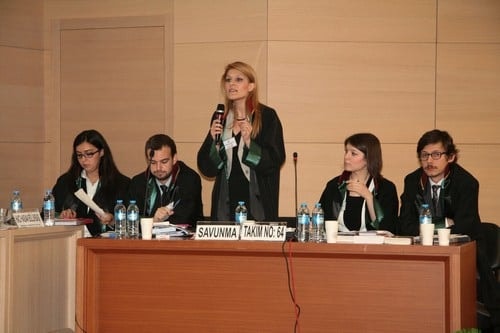 Farazi Dava Yarışması Yapıldı

 - 80