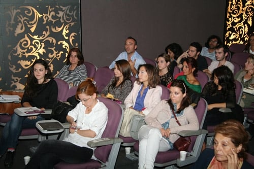 Kadın Hakları Ve Aile İçi Şiddet Konulu Sertifika Programı Devam Ediyor

 - 59