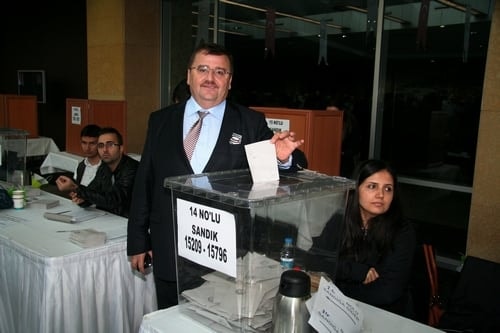 Ümit Kocasakal İstanbul Barosu Başkanlığına Yeniden Seçildi 

 - 224