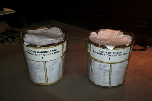 Kadın Erkek Eşitliği İçin Bir Yıl Sonrayı Öngöremez Olduk
 - 2