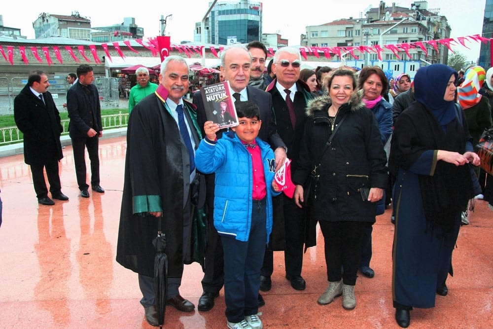 İstanbul Barosu, 23 Nisan Ulusal Egemenlik ve Çocuk Bayramında Taksim Cumhuriyet Anıtındaydı - 66
