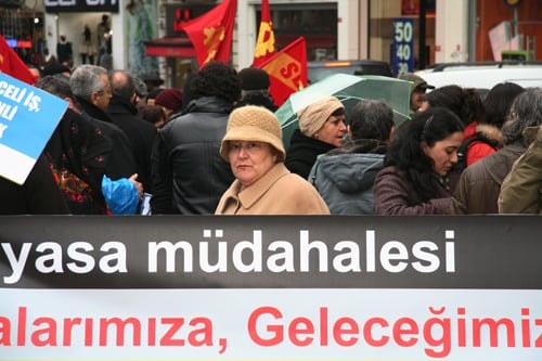 Meslek Odaları Torba Yasaya Karşı Yürüdü

 - 1