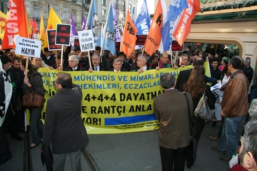 4+4+4 Dayatması Yürüyüşle Protesto Edildi

 - 3