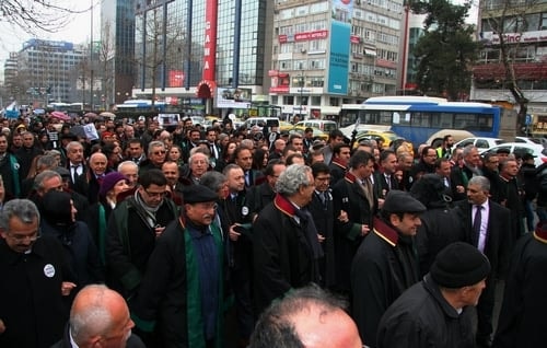 Polis Devleti Değil Hukuk Devleti

 - 59