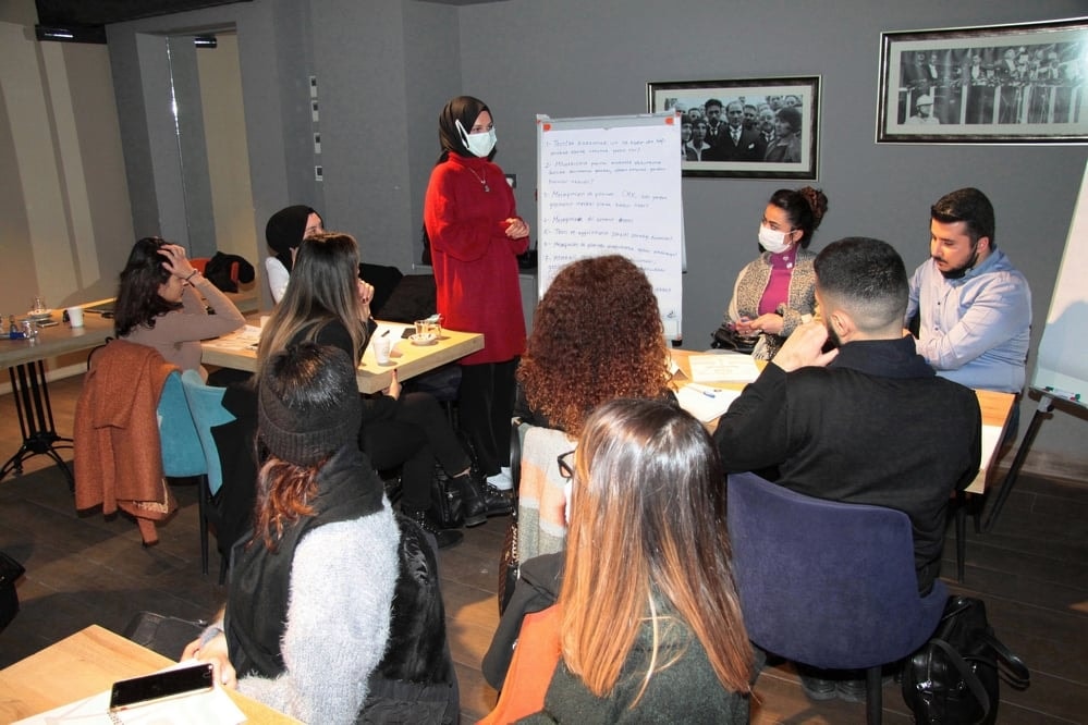 Genç Avukatlara Menti Eğitimi Verildi - 13