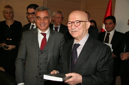 Hukuk Eğitimi Büyük Bir Kaosa Sürüklenmiştir - 105