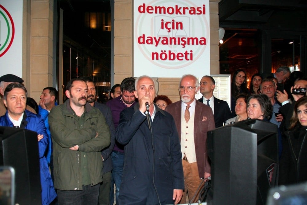 Demokrasi Nöbetine Katılım Genişliyor - 20