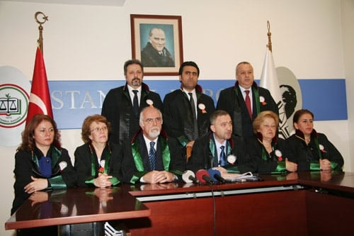 Savunma Dimdik Ayakta, İyi Ki Avukatlar Var!

 - 2