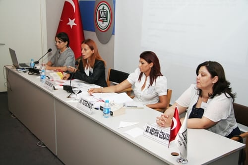 Sağlık Çalışanları, Diğerlerinden
16 Kat Daha Fazla Şiddet Görüyor - 37