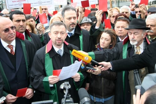 Cübbemize, Vatandaşın Hakkına Ve Hukukuna Sahip Çıkıyoruz! 

Arabuluculuğa Geçit Yok!  - 11