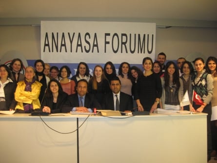 23. Dönem Hukuk İngilizcesi Ve Terminolojisi Derslerini Tamamlayanlara Katılım Belgeleri Verildi