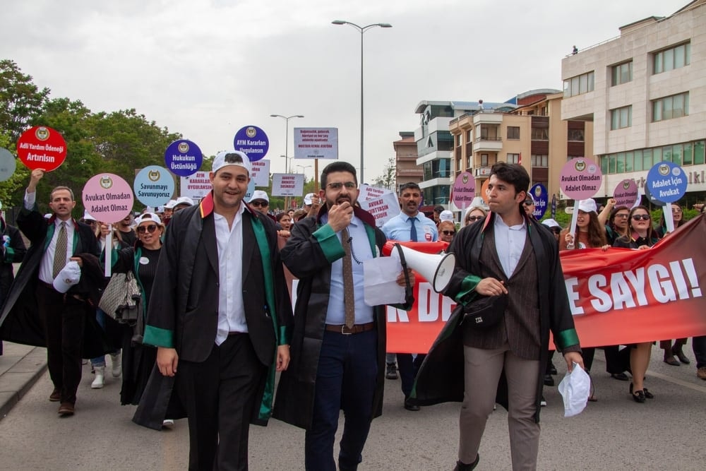 Binlerce Meslektaşımızla “Avukat İçin de Adalet” İçin Ankara’da Bir Araya Geldik - 33