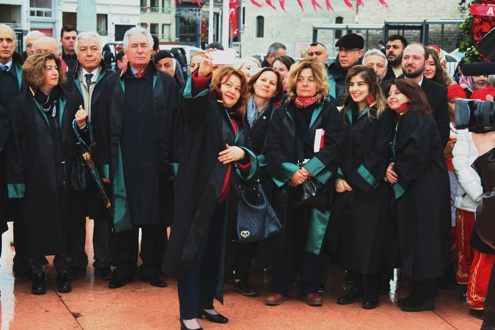 İstanbul Barosu, 23 Nisan Ulusal Egemenlik ve Çocuk Bayramında Taksim Cumhuriyet Anıtındaydı - 49