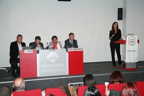 İnternet Yasası Taslağı Tartışıldı 
 - 12