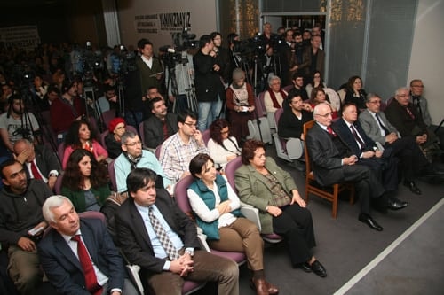 Baroya Karşı Hukuksuzlukların, Sindirme Ve Yıldırma Girişimlerinin Yoğunlaşması Üzerine İstanbul Barosu Yönetim Kurulu Olağanüstü Genel Kurul Kararı Aldı
 - 22