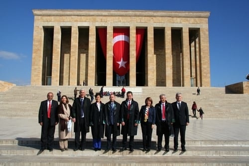 İstanbul Barosu Heyeti Anıtkabir’De Ata’Nın Huzurunda

 - 72