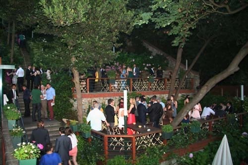 İstanbul Barosu Dış İlişkiler Merkezi İle Avrupa Genç Hukukçular Derneği 10. Hukuk Yaz Okulu Kutlaması Yapıyor
 - 2