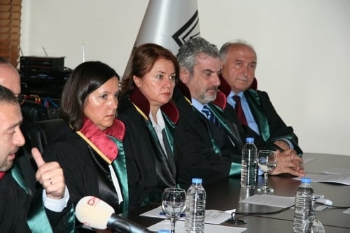 Yolsuzluk İddialarını Kapatılmış Saymak Hukuken Mümkün Değildir

 - 23