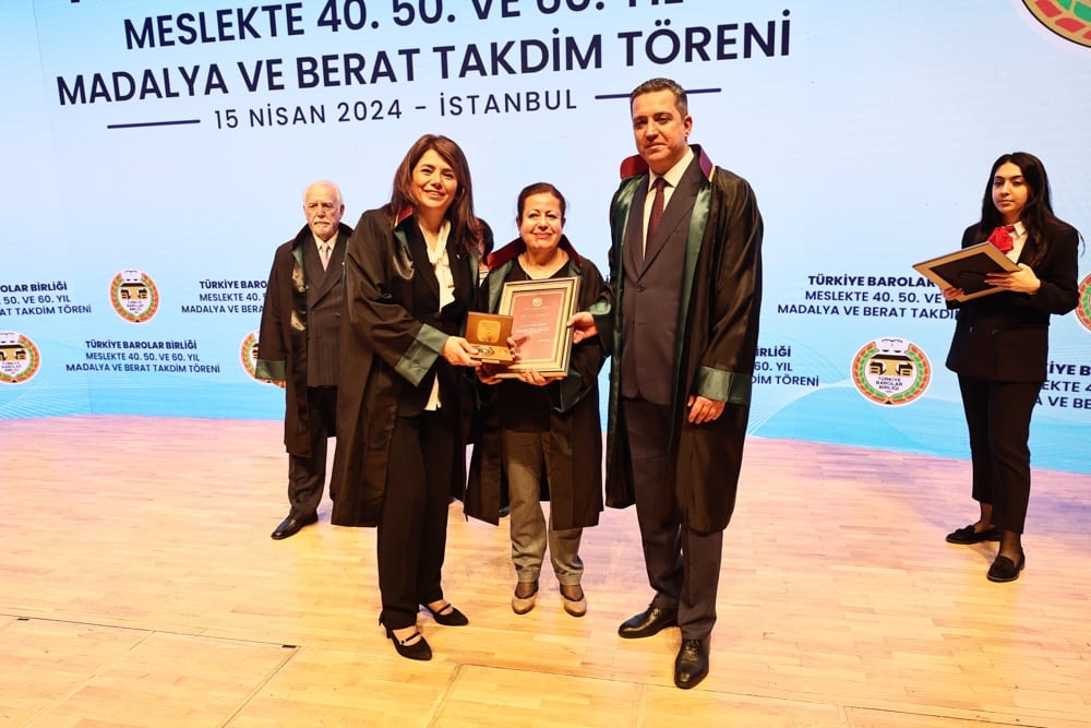 Meslekte 40, 50 ve 60 Yılını Dolduran Meslektaşlarımıza Plaket Verildi - 193