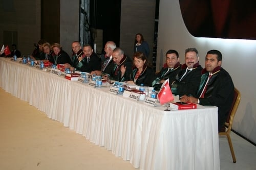 Ümit Kocasakal İstanbul Barosu Başkanlığına Yeniden Seçildi 

 - 112