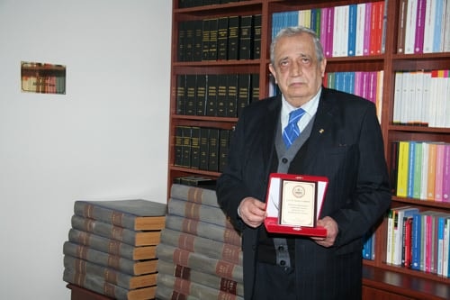 Meslektaşımız Sarısoy’Un Kitaplığımıza Armağanı

 - 3