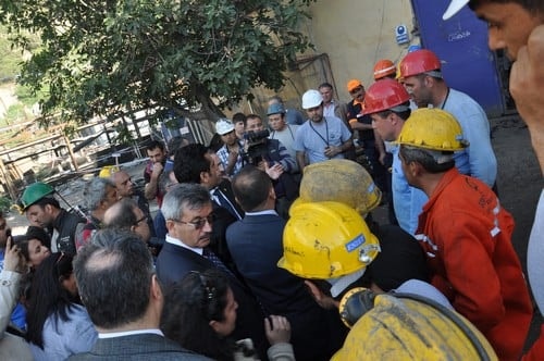 İstanbul Barosu Başkan Ve Yönetim Kurulu Üyeleri, Acıyı Paylaşmak, İncelemelerde Bulunmak İçin Soma’Daydı

 - 86