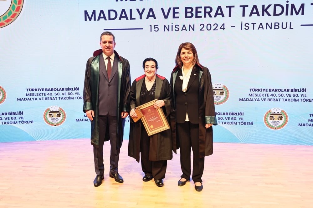 Meslekte 40, 50 ve 60 Yılını Dolduran Meslektaşlarımıza Plaket Verildi - 328