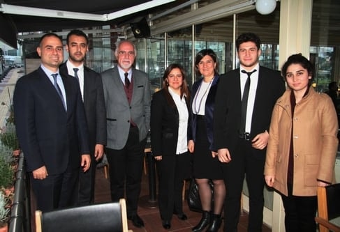 Avukatlar, Kurtçuklardan Muhteşem Kelebekler Yapmayı Becerenlerdir

 - 33