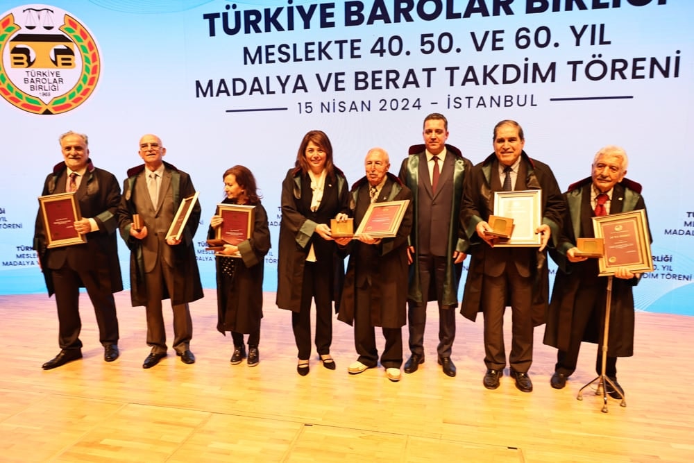 Meslekte 40, 50 ve 60 Yılını Dolduran Meslektaşlarımıza Plaket Verildi - 162