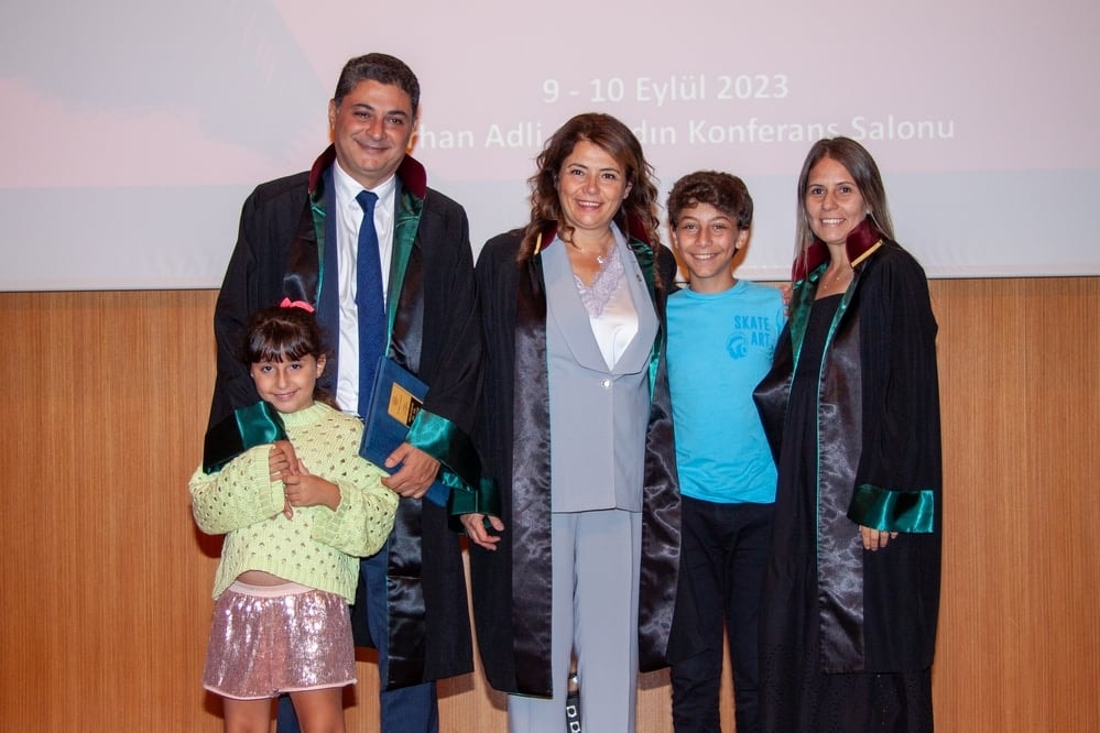 Meslekte 25, 30 ve 35 Yılını Dolduran Meslektaşlarımıza Plaket Verildi - 113