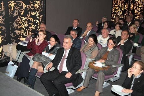 Avukata Yönelik Baskı Vatandaşa Yapılmış Sayılır

 - 43