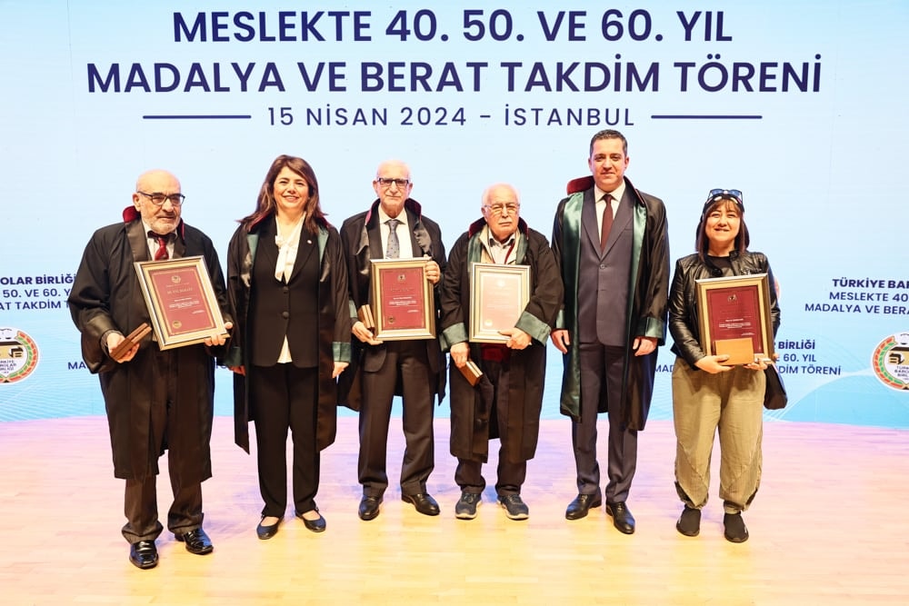 Meslekte 40, 50 ve 60 Yılını Dolduran Meslektaşlarımıza Plaket Verildi - 119