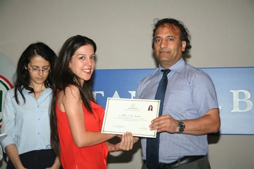 26. Dönem Hukuk İngilizcesi Ve Terminolojisi Derslerini Tamamlayanlara Katılım Belgeleri Verildi  - 16