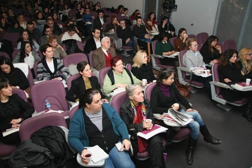 Kadın Hakları Ve Aile İçi Şiddet Semineri Devam Ediyor

 - 55