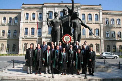 Baromuzun 130. Yıl Etkinlikleri: 826 Avukata Plaket Verildi