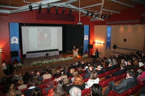 Mesleklerinde 25, 30, 35 Yılını Dolduran Toplam 693 Meslektaşımıza Plaket Verildi
 - 1