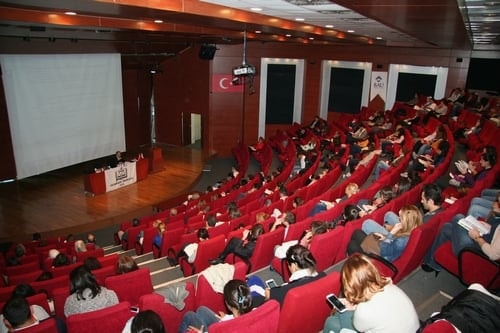 Kadın Hakları Ve Aile İçi Şiddet Konulu Sertifika Programı Devam Ediyor

 - 16