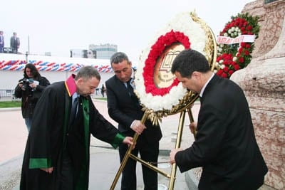 5 Nisan Avukatlar Gününü Kutlamıyoruz

 - 6