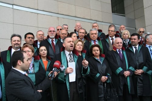 Adalet Dilenmiyoruz: Direniyoruz!
 - 16