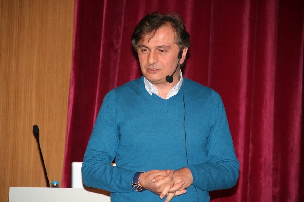 Sağlık Teknolojileri ve Hukuk Konferansı - 38