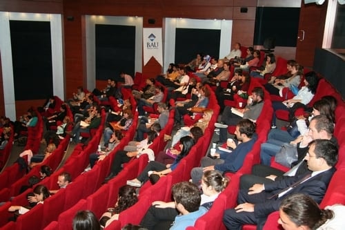 Kadın Hakları Ve Aile İçi Şiddet Konulu Sertifika Programı Devam Ediyor

 - 36